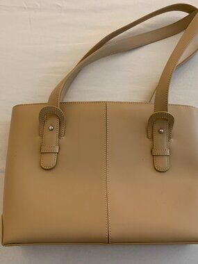 M. London Tan Leather Purse - in excellent! condition
